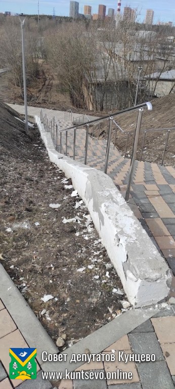 Благоустройство территории у храма &laquo;Неувядаемый Цвет&raquo; в Рублево не пережило первую же зиму. 13