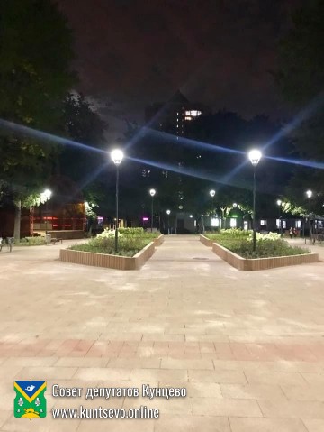 Работы по благоустройству сквера на Молодогвардейской улице закончены 3