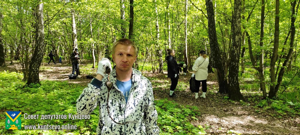 Сегодня прошел воскресник по уборке лесного массива в 7 квартале. 4