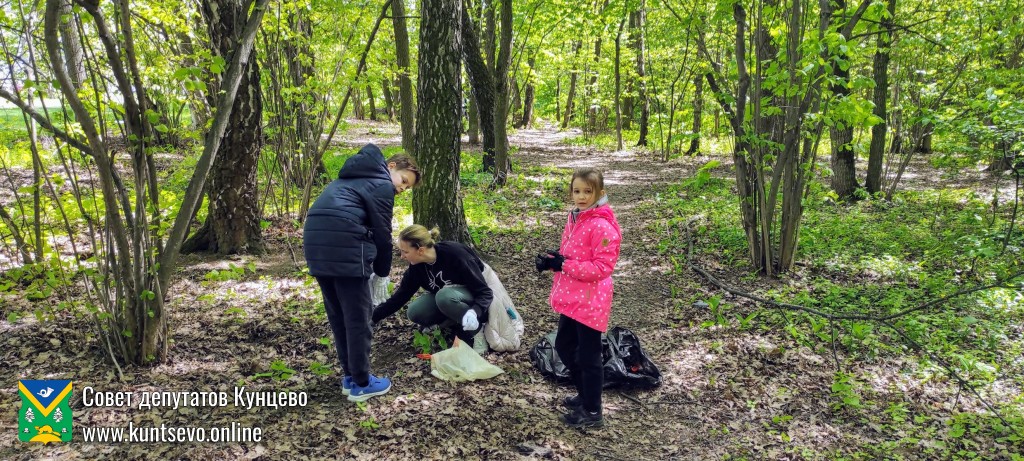 Сегодня прошел воскресник по уборке лесного массива в 7 квартале. 2