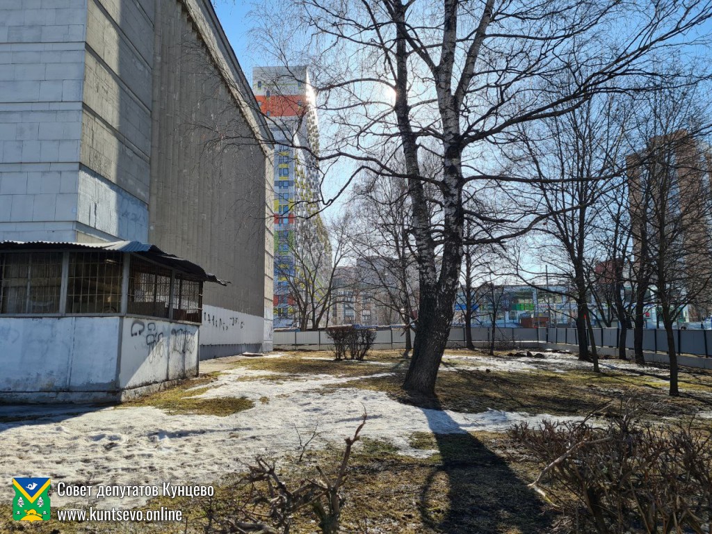 Общественная инспекция выявила нарушения на площади у Бреста 3