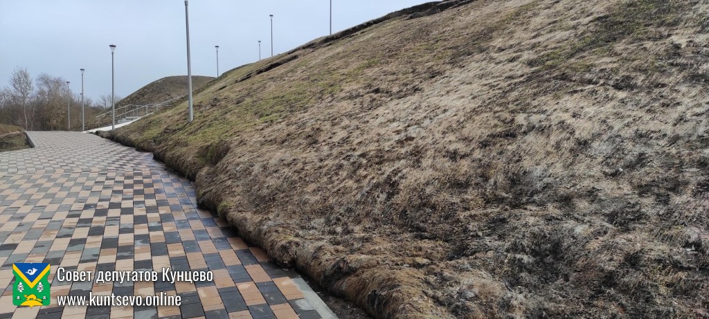 Благоустройство территории у храма &laquo;Неувядаемый Цвет&raquo; в Рублево не пережило первую же зиму. 4