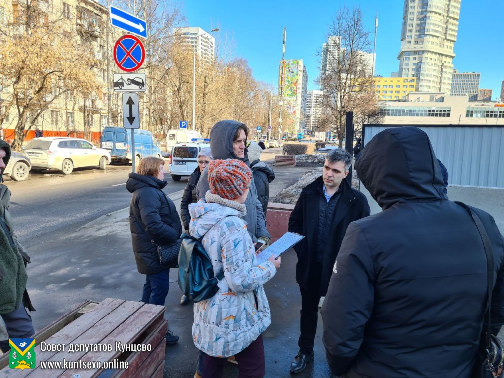 Общественная инспекция выявила нарушения на площади у Бреста 4