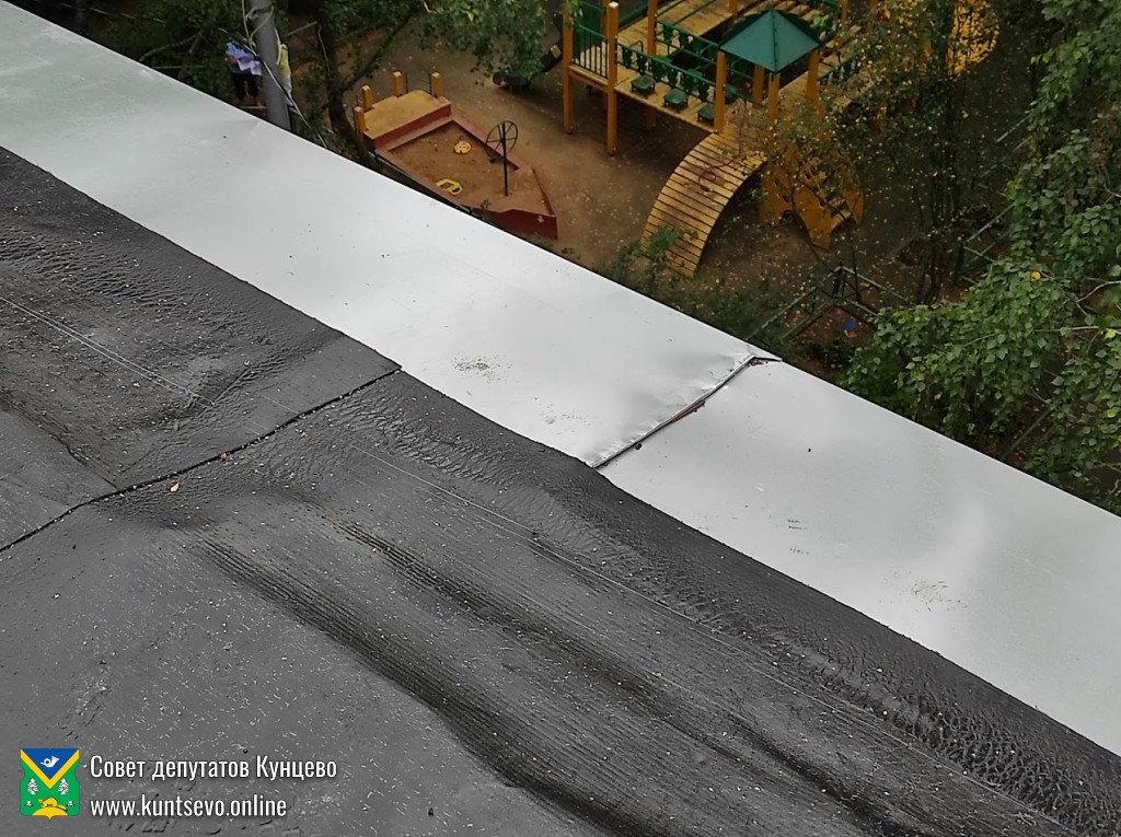 Провели проверку работ по капитальному ремонту на Новорублевской 13 5