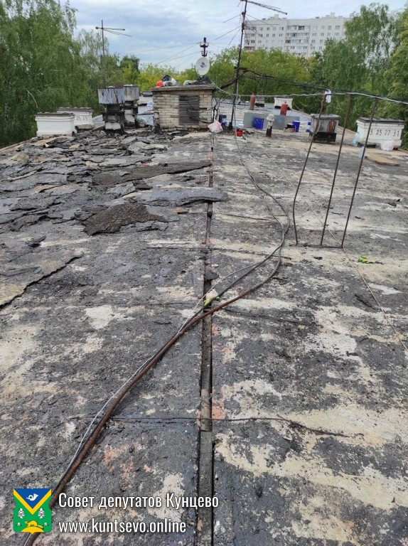 Провели проверку работ по капитальному ремонту на Новорублевской 13 10