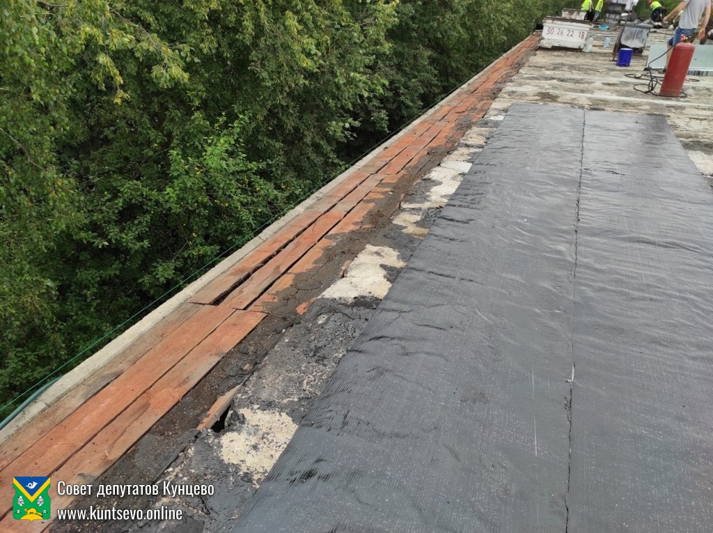 Провели проверку работ по капитальному ремонту на Новорублевской 13 2