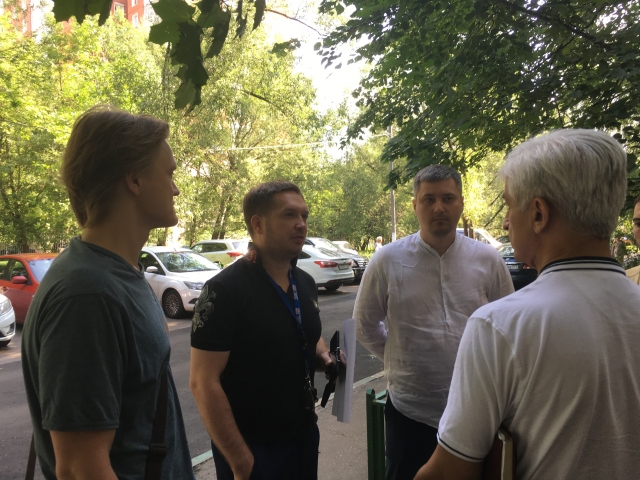 На Молодогвардейской д.1 к.1 прошла комиссия по приемке работ по замене лифтового оборудования..